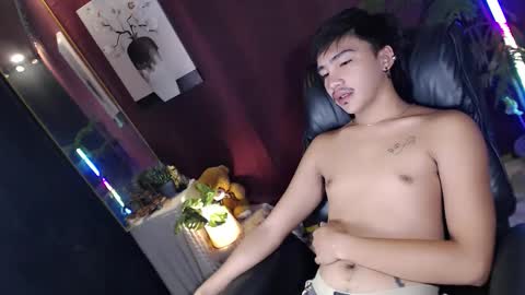 Snapshot of midnightkiller_ chatting on May 24, 12:26 am Kitty online show from May 24, 12:26 am