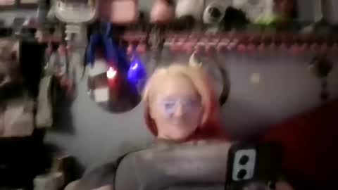 Snapshot of midnightseducer1 chatting on April 2, 6:38 pm midnightseducer1 online show from April 2, 6:38 pm