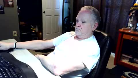 midwestdad09 online show from March 17, 6:33 pm