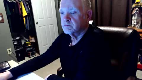 midwestdad09 online show from April 7, 8:15 am