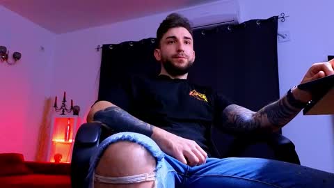 MightyAaron online show from February 3, 3:48 am