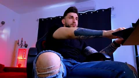 MightyAaron online show from April 14, 4:40 am