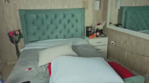 Snapshot of miia_velvett chatting on July 10, 4:53 pm miia_velvett online show from July 10, 4:53 pm