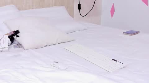 miiaa_m online show from March 15, 6:58 pm