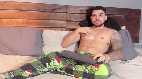 Snapshot of mike_montoya chatting on February 12, 2:39 am Mike Montoya online show from February 12, 2:39 am