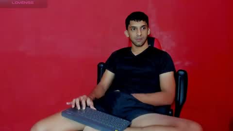 mike_shelby21 online show from April 19, 5:18 am