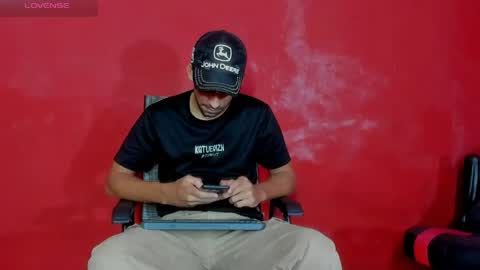 Snapshot of mike_shelby21 chatting on June 7, 7:23 am mike_shelby21 online show from June 7, 7:23 am