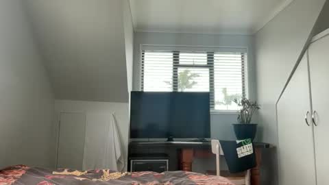 Snapshot of mike_sunn chatting on October 12, 3:05 am Mike online show from October 12, 3:05 am