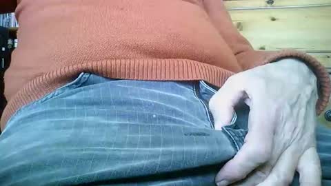 Snapshot of mikeybed chatting on March 14, 3:39 pm mikeybed online show from March 14, 3:39 pm