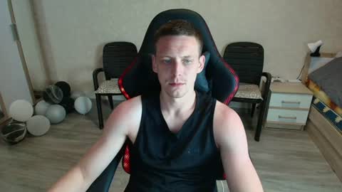 Snapshot of mikimaus0101 chatting on June 21, 6:43 pm Michael online show from June 21, 6:43 pm
