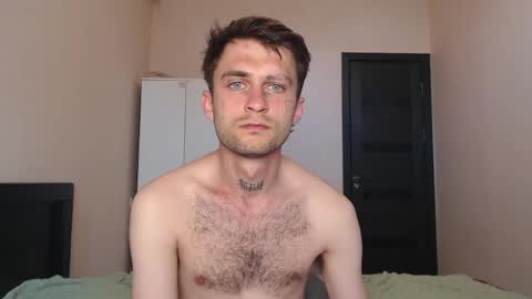 Snapshot of mikw63 chatting on June 6, 7:02 am Sin online show from June 6, 7:02 am