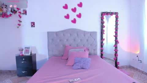 mila_1wood online show from September 19, 1:01 pm