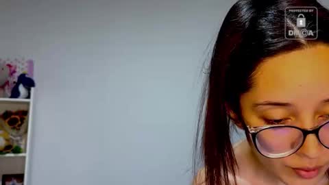 Snapshot of mila_2315 chatting on March 1, 1:18 am Mila and albert online show from March 1, 1:18 am