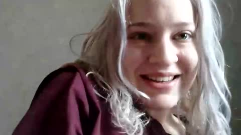 Mila 420 online show from April 25, 9:01 am