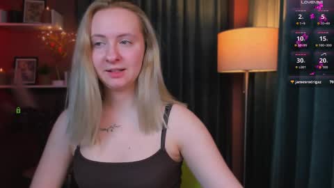 mila_glow online show from April 16, 9:39 pm