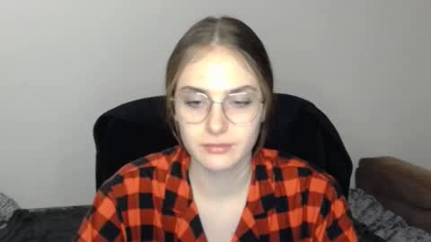 mila_keyy online show from February 3, 9:20 pm