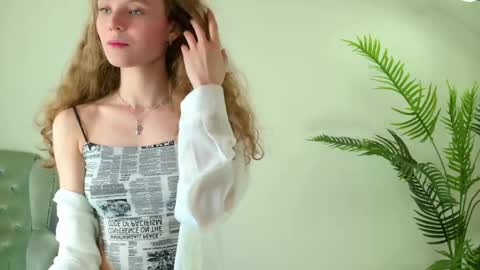 Mila online show from May 4, 5:47 am