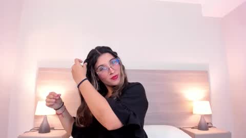 Snapshot of mila_thomass chatting on March 3, 11:16 am mila_thomass online show from March 3, 11:16 am