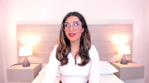 Snapshot of mila_thomass chatting on March 4, 11:16 am mila_thomass online show from March 4, 11:16 am