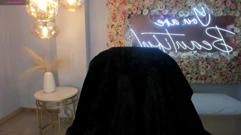 Mila online show from December 15, 4:28 am