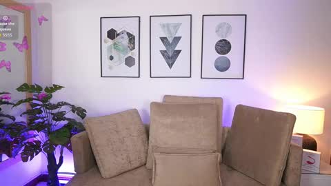 milacrave online show from September 15, 11:43 am