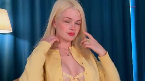 Miss Cutie online show from May 4, 3:46 am