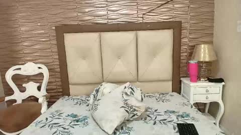 Snapshot of miladiosa chatting on May 13, 11:29 am miladiosa online show from May 13, 11:29 am