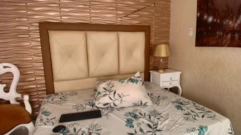 Snapshot of miladiosa chatting on May 17, 12:56 pm miladiosa online show from May 17, 12:56 pm