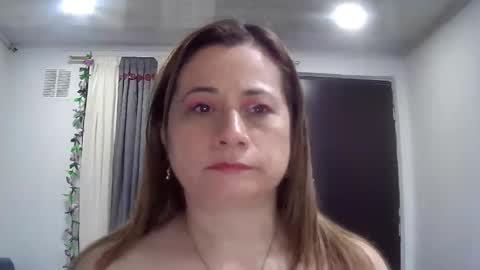 Snapshot of milagros_latin chatting on November 2, 5:15 pm milagros_latin online show from November 2, 5:15 pm