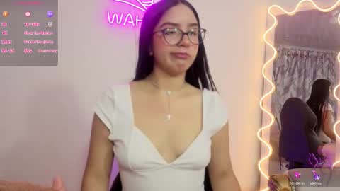 Snapshot of milah_tay chatting on March 3, 12:00 pm milah_tay online show from March 3, 12:00 pm