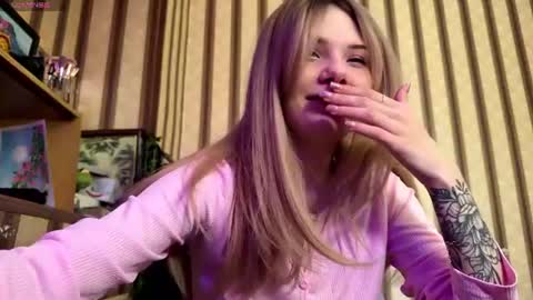 Snapshot of milakittys chatting on June 23, 9:40 am milakittys online show from June 23, 9:40 am