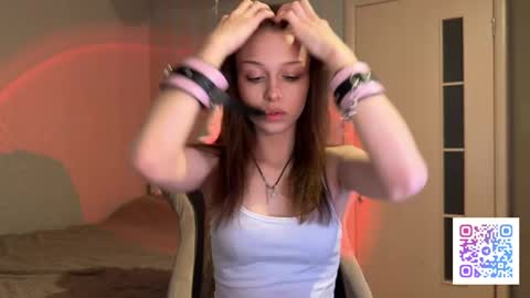 Snapshot of milamiuu chatting on April 7, 2:39 pm milamiuu online show from April 7, 2:39 pm