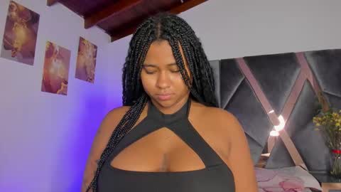 Snapshot of milan_ebony chatting on March 2, 11:39 am Milan online show from March 2, 11:39 am