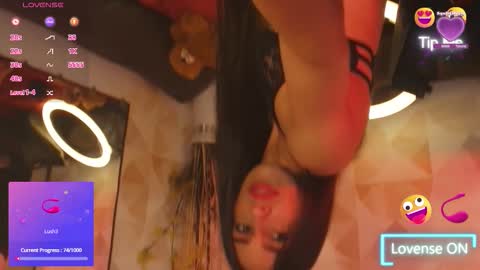 Snapshot of milan_roux chatting on January 13, 3:01 am Milane online show from January 13, 3:01 am