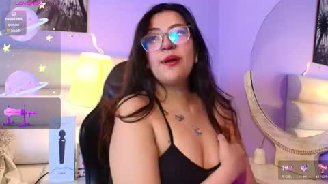 Snapshot of milan_sweetie chatting on June 19, 9:51 pm milan_sweetie online show from June 19, 9:51 pm