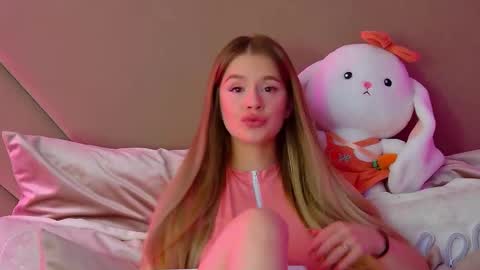 MilanaBalmain online show from March 3, 4:36 am