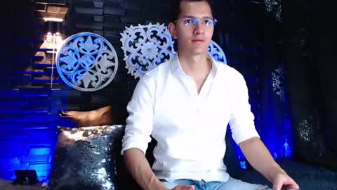 milandavid1 online show from May 3, 5:30 pm