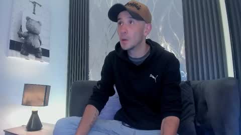 MILAN online show from February 20, 12:05 pm