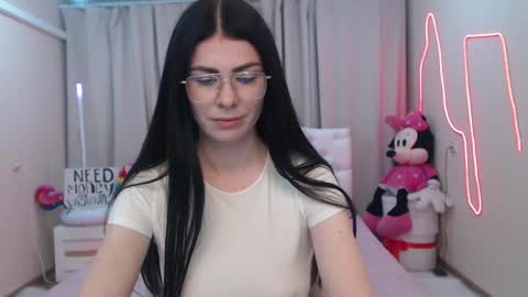 milasecretsss online show from May 22, 7:15 am