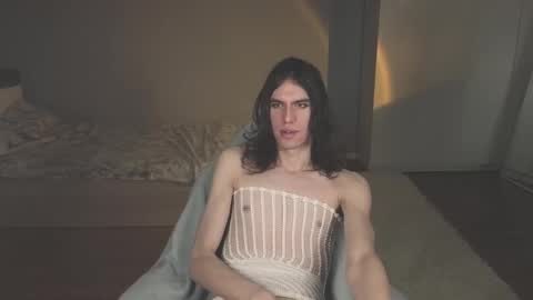 Snapshot of milaslovv chatting on December 20, 11:56 pm Mila online show from December 20, 11:56 pm