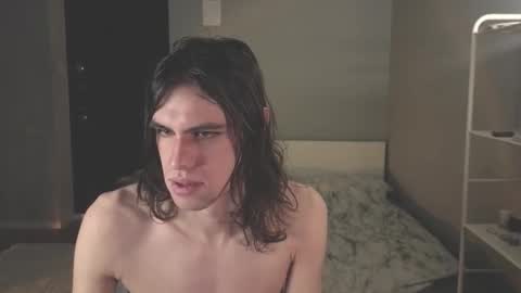 Snapshot of milaslovv chatting on January 9, 10:11 pm Mila online show from January 9, 10:11 pm