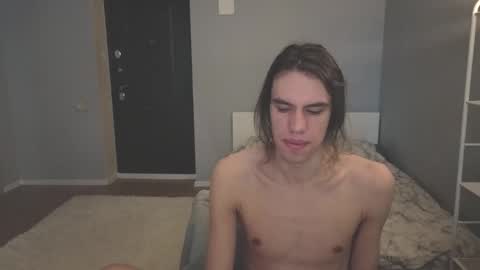 Snapshot of milaslovv chatting on February 15, 4:53 am Mila online show from February 15, 4:53 am