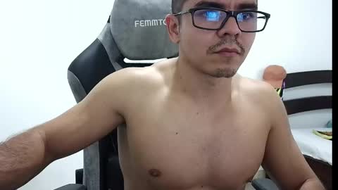 milcaritas3 online show from April 13, 8:03 pm