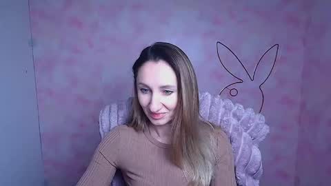 Snapshot of milena_sunny_ chatting on February 9, 6:39 am Milena online show from February 9, 6:39 am