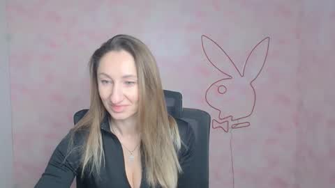 Snapshot of milena_sunny_ chatting on February 16, 6:53 am Milena online show from February 16, 6:53 am