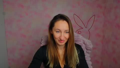 Snapshot of milena_sunny_ chatting on February 26, 6:23 am Milena online show from February 26, 6:23 am