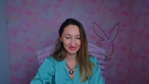 Snapshot of milena_sunny_ chatting on February 27, 6:35 am Milena online show from February 27, 6:35 am