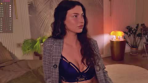 Miley online show from November 25, 5:51 am