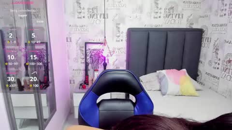 MILEY  online show from January 25, 12:26 pm