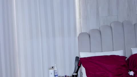 MILEY  online show from October 4, 12:58 pm